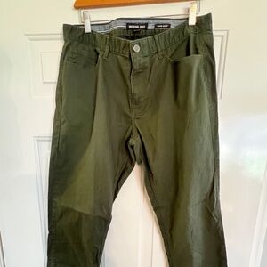 Michael Kors Parker Slim hunter green pants. 34x32 with a slim fit.